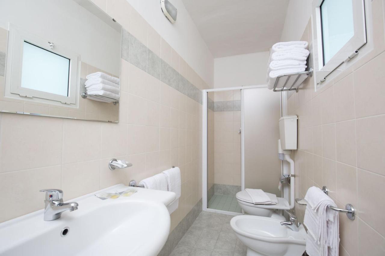 Hotel Helios Riccione Luaran gambar