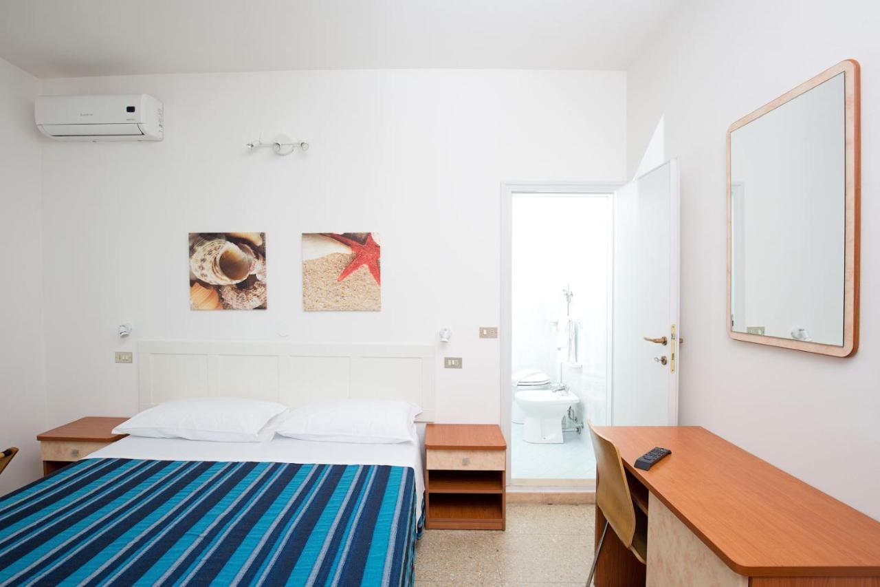 Hotel Helios Riccione Luaran gambar