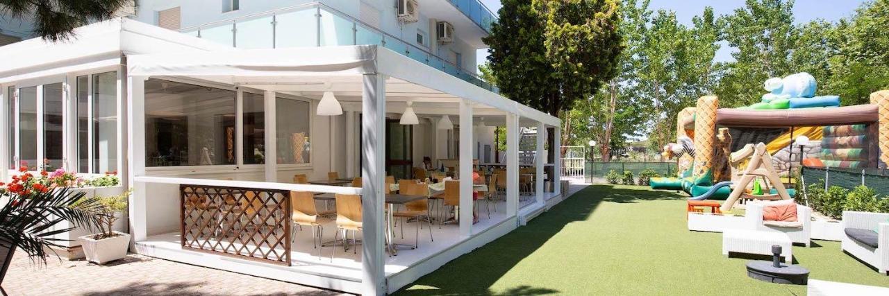 Hotel Helios Riccione Luaran gambar